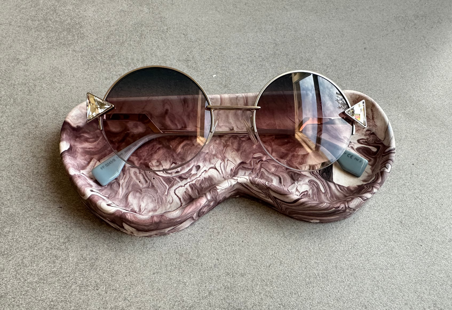 Dawn Wink Glasses Holder / Decorative tray